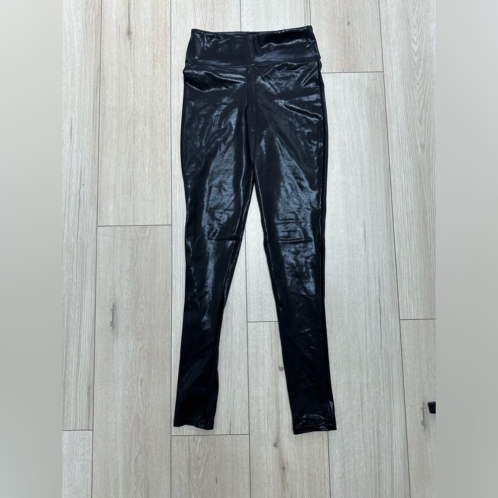 Metallic black leggings